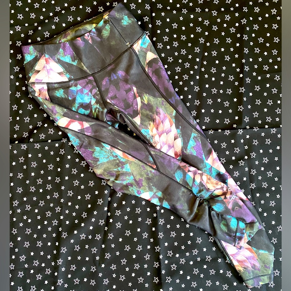 Calia by Carrie Underwood athleisure legging, 3/4 length, ruched at ankle, xs